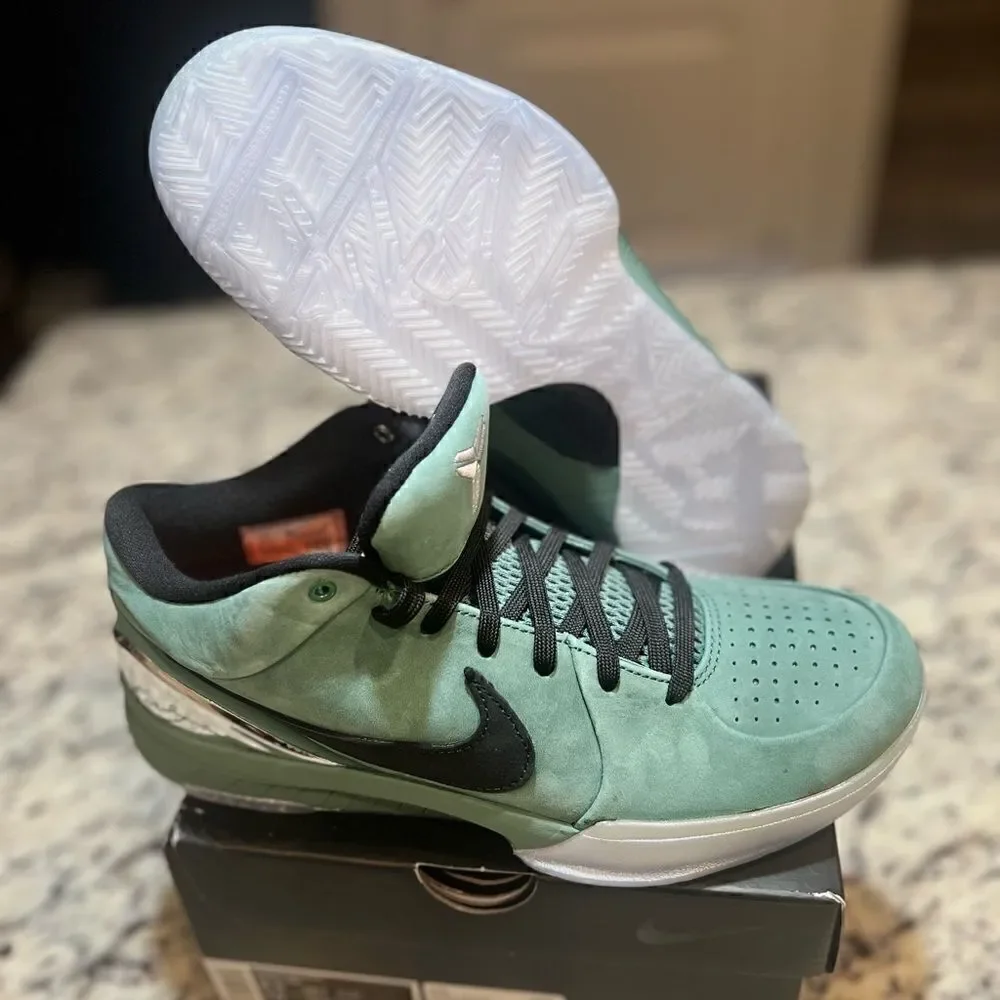 Nike Kobe 4 Protro “Girl Dad” size 8.5M/10W
